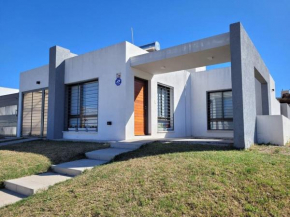 Casa Amplia y Tranquila con Garage